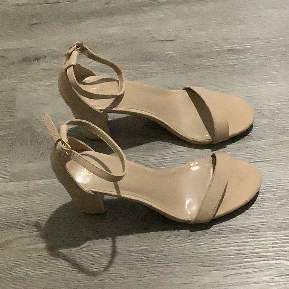Dream Pairs Open Toe Chunky Heels - Picture 4 of 6